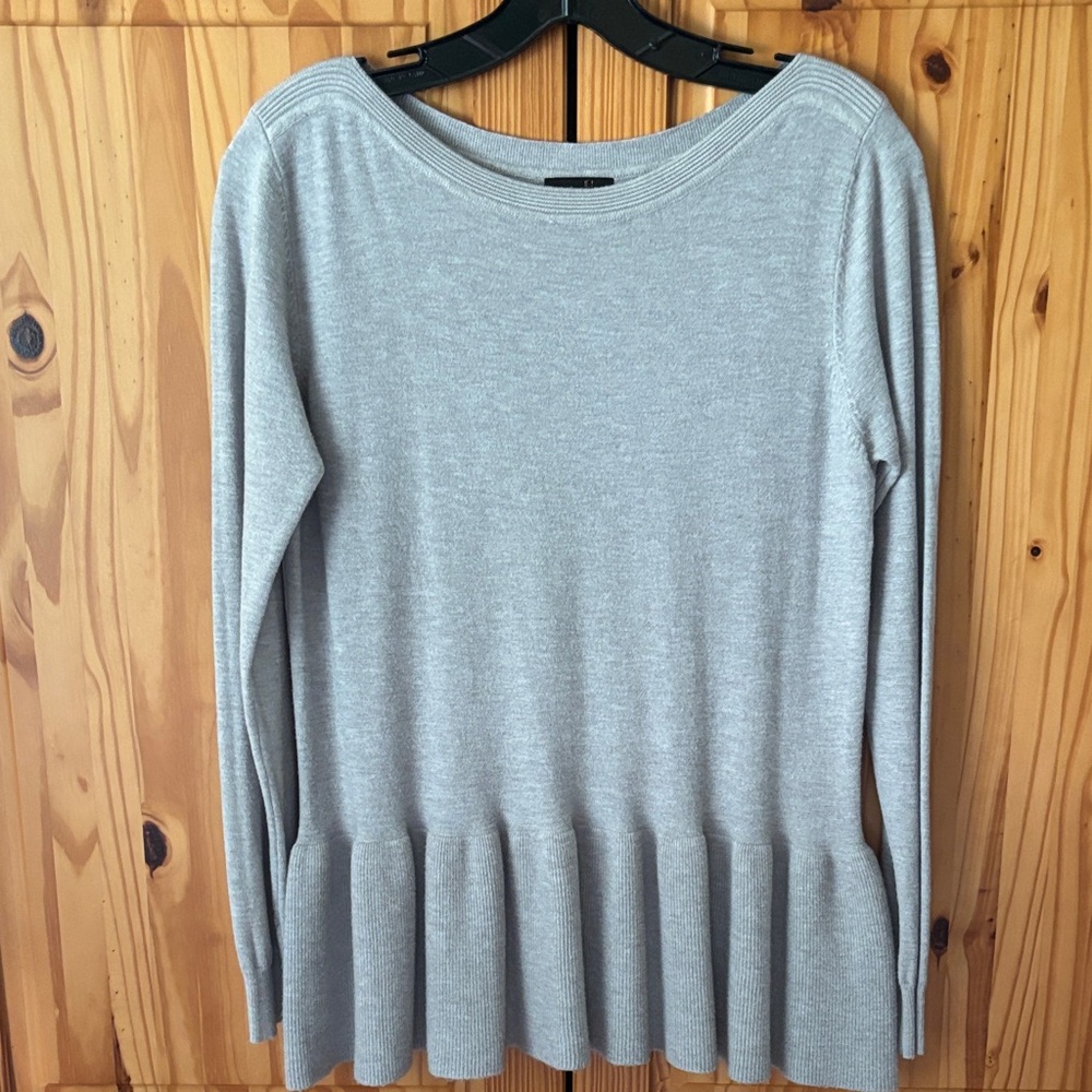 Chic Gray Women's Sweatshirt